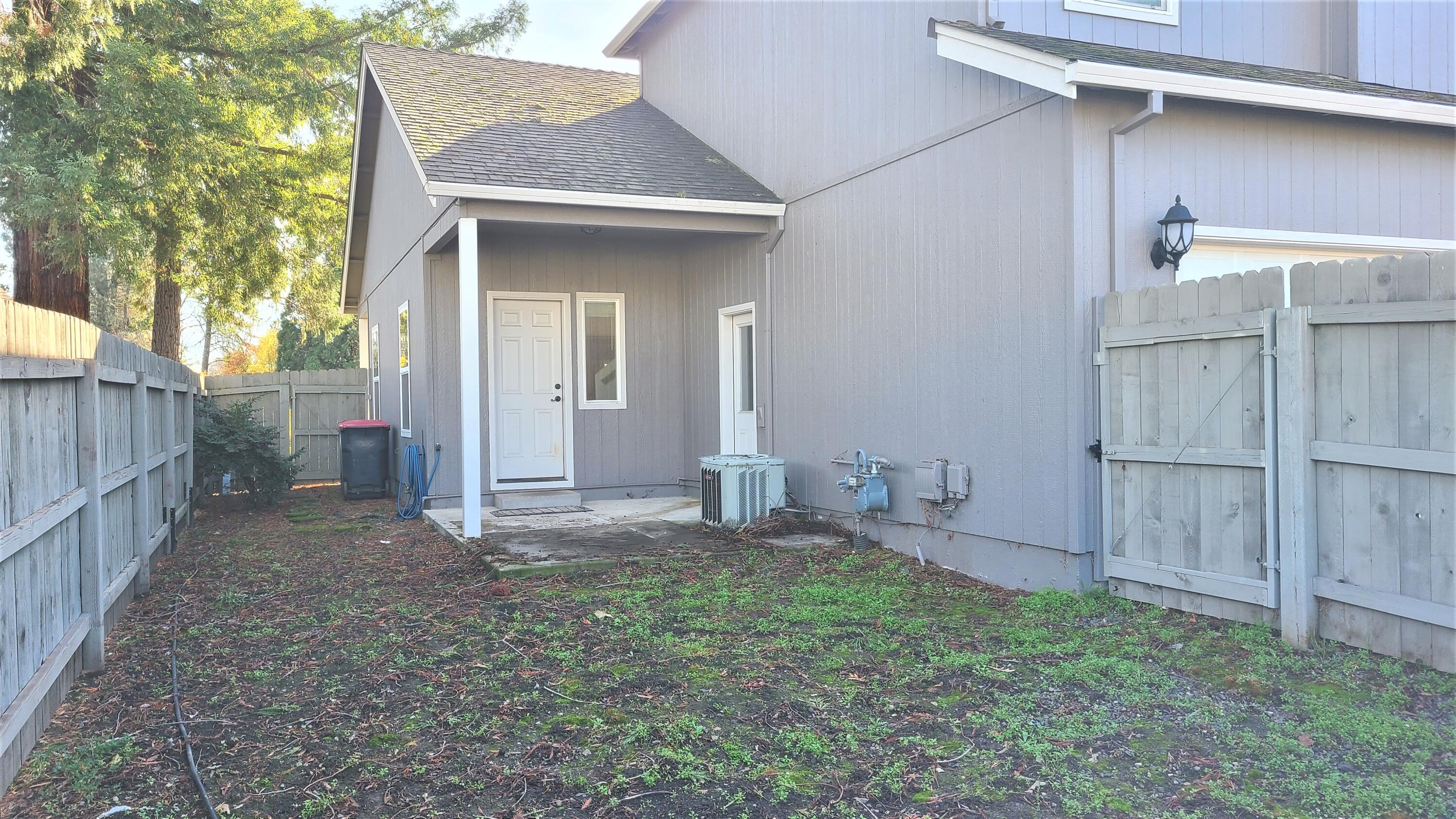 329 Cascade Drive Central Point, OR 97502 - Photo 27 of 30 Gallery Image 27