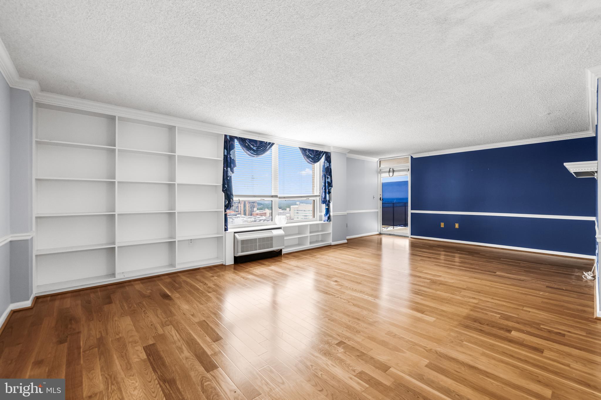 205 East Joppa Road, Unit 1908 Towson, MD 21286 - Photo 6 of 36 Living Room