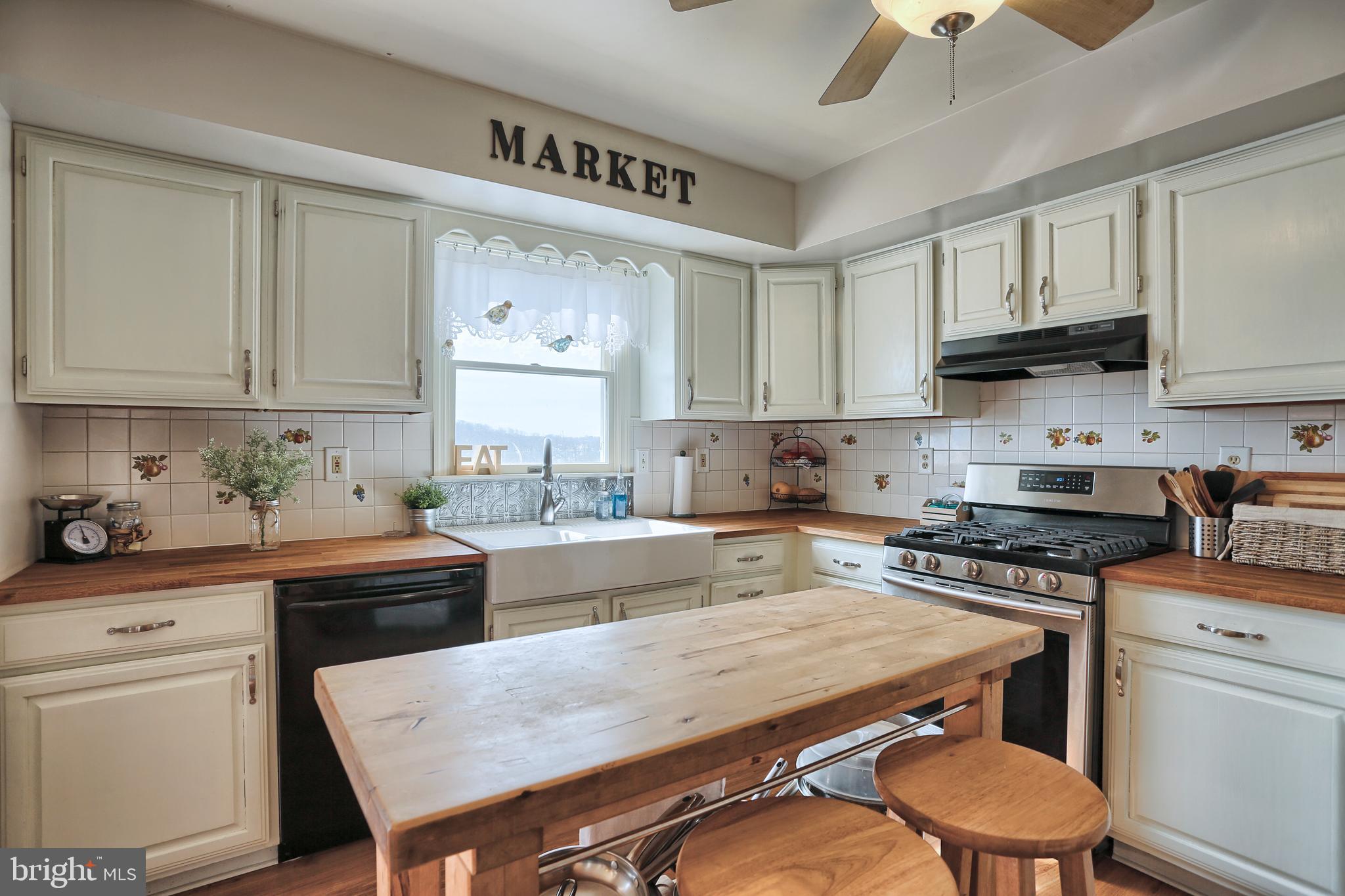 952 Timber Lane Reading, PA 19608 - Photo 8 of 24 Gallery Image 8
