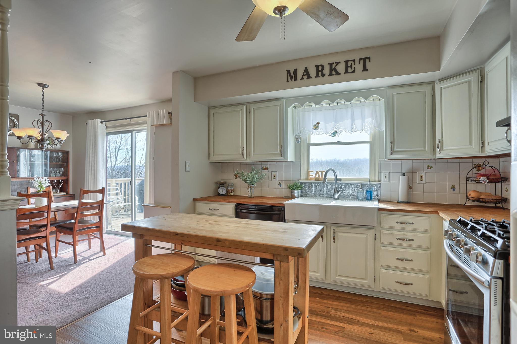 952 Timber Lane Reading, PA 19608 - Photo 9 of 24 Gallery Image 9