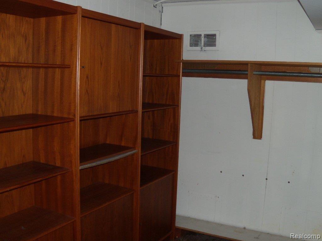 114 Merriweather Road Grosse Pointe, MI 48236 - Photo 16 of 17 DSCN3707