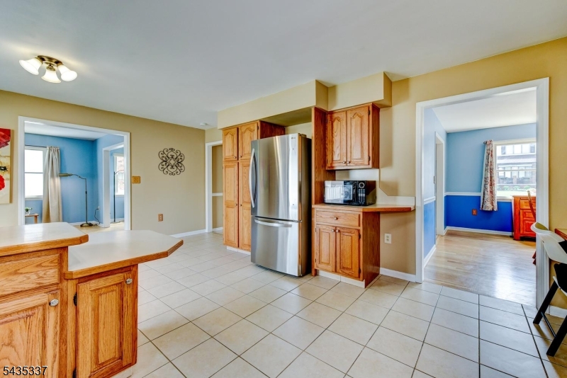 808 Columbus Avenue Raritan, NJ 08869 - Photo 14 of 47