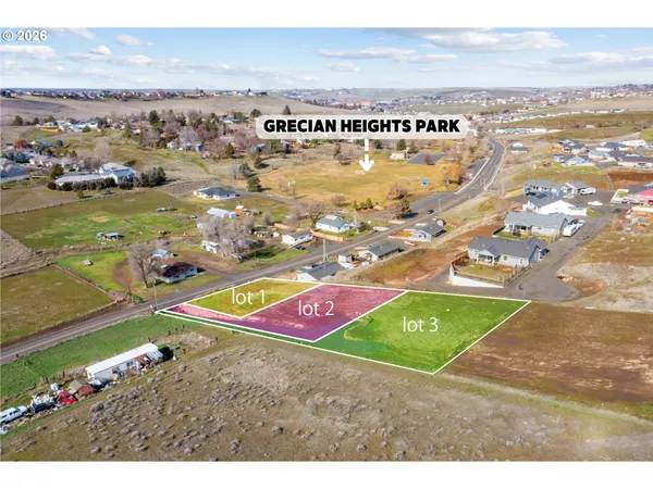 a view of an outdoor space