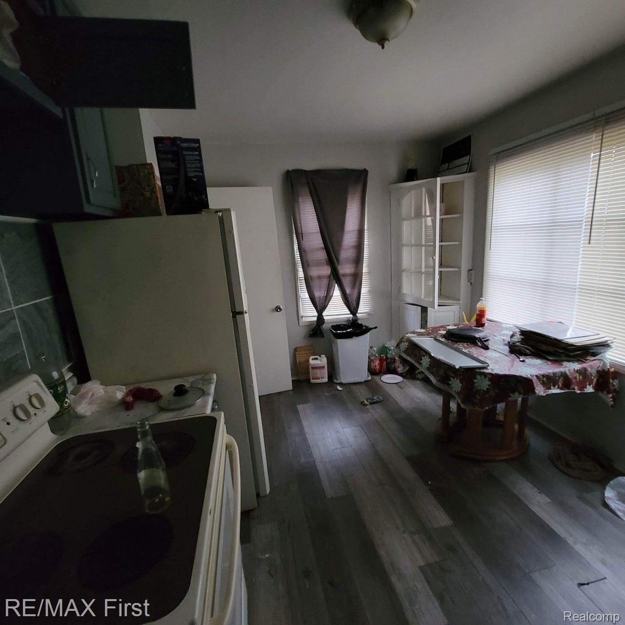 18481 Edinborough Road Detroit, MI 48219 - Photo 6 of 12 Gallery Image 6