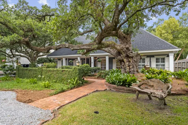 $925,000 | 11 Japonica Drive, Pass Christian, MS 39571