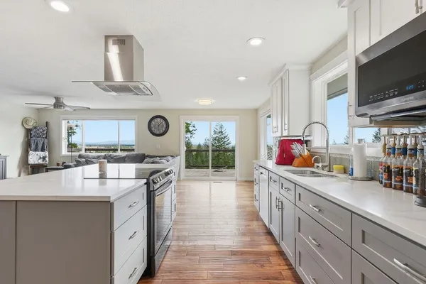 $700,000 | 4724 Price Road, Unit B, Clayton, WA 99110