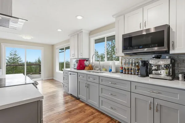 $700,000 | 4724 Price Road, Unit B, Clayton, WA 99110