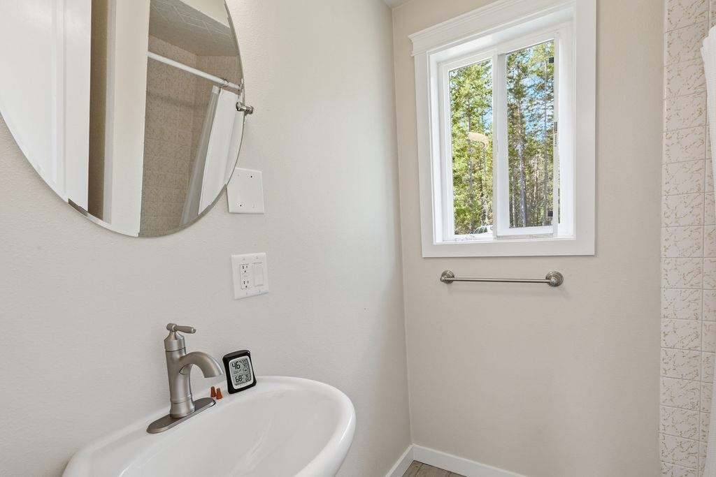 4724 Price Road, Unit B Clayton, WA 99110 - Photo 16 of 49