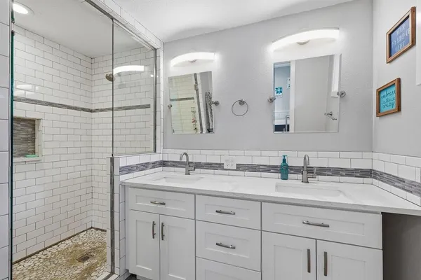 $700,000 | 4724 Price Road, Unit B, Clayton, WA 99110