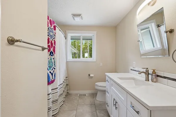 $700,000 | 4724 Price Road, Unit B, Clayton, WA 99110