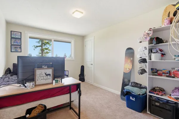 $700,000 | 4724 Price Road, Unit B, Clayton, WA 99110