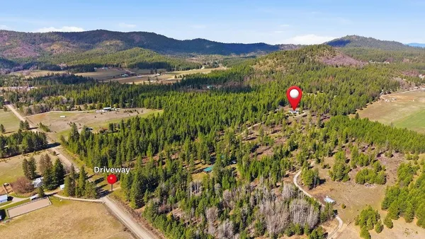 $700,000 | 4724 Price Road, Unit B, Clayton, WA 99110