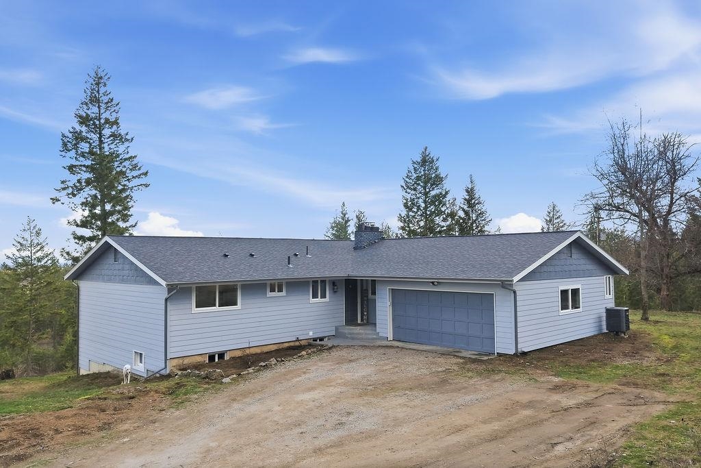 4724 Price Road, Unit B Clayton, WA 99110 - Photo 5 of 49