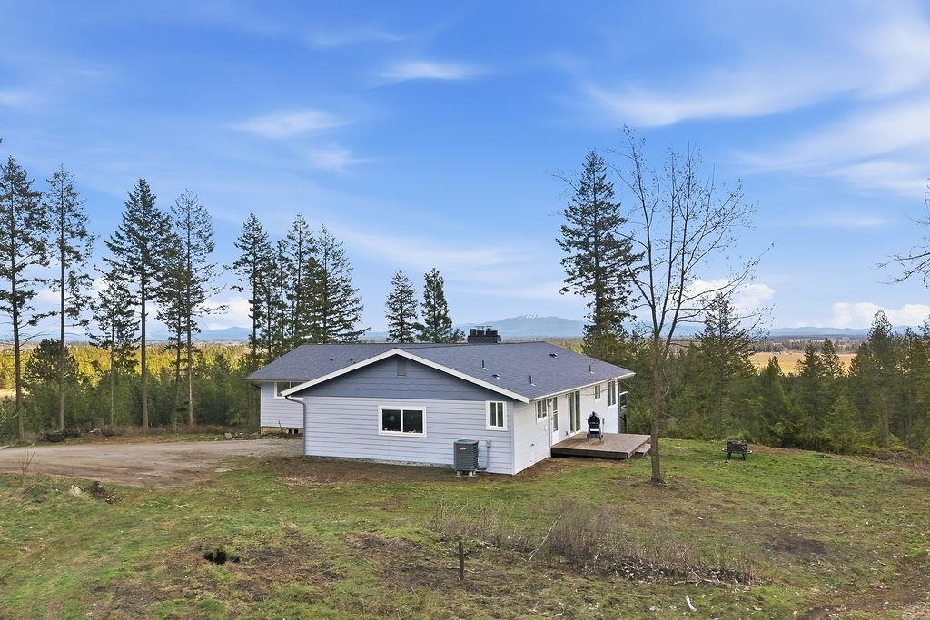 4724 Price Road, Unit B Clayton, WA 99110 - Photo 6 of 49