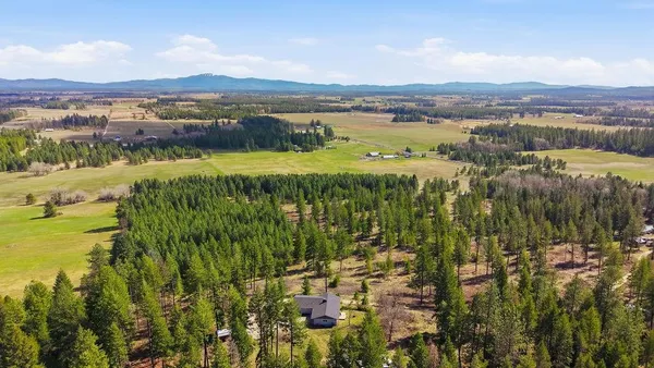 $700,000 | 4724 Price Road, Unit B, Clayton, WA 99110