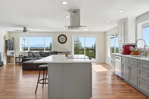 $700,000 | 4724 Price Road, Unit B, Clayton, WA 99110