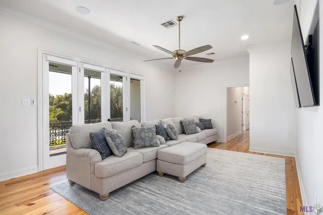 $1,250,000 | 2311 Laurel Lakes Avenue, Baton Rouge, LA 70820