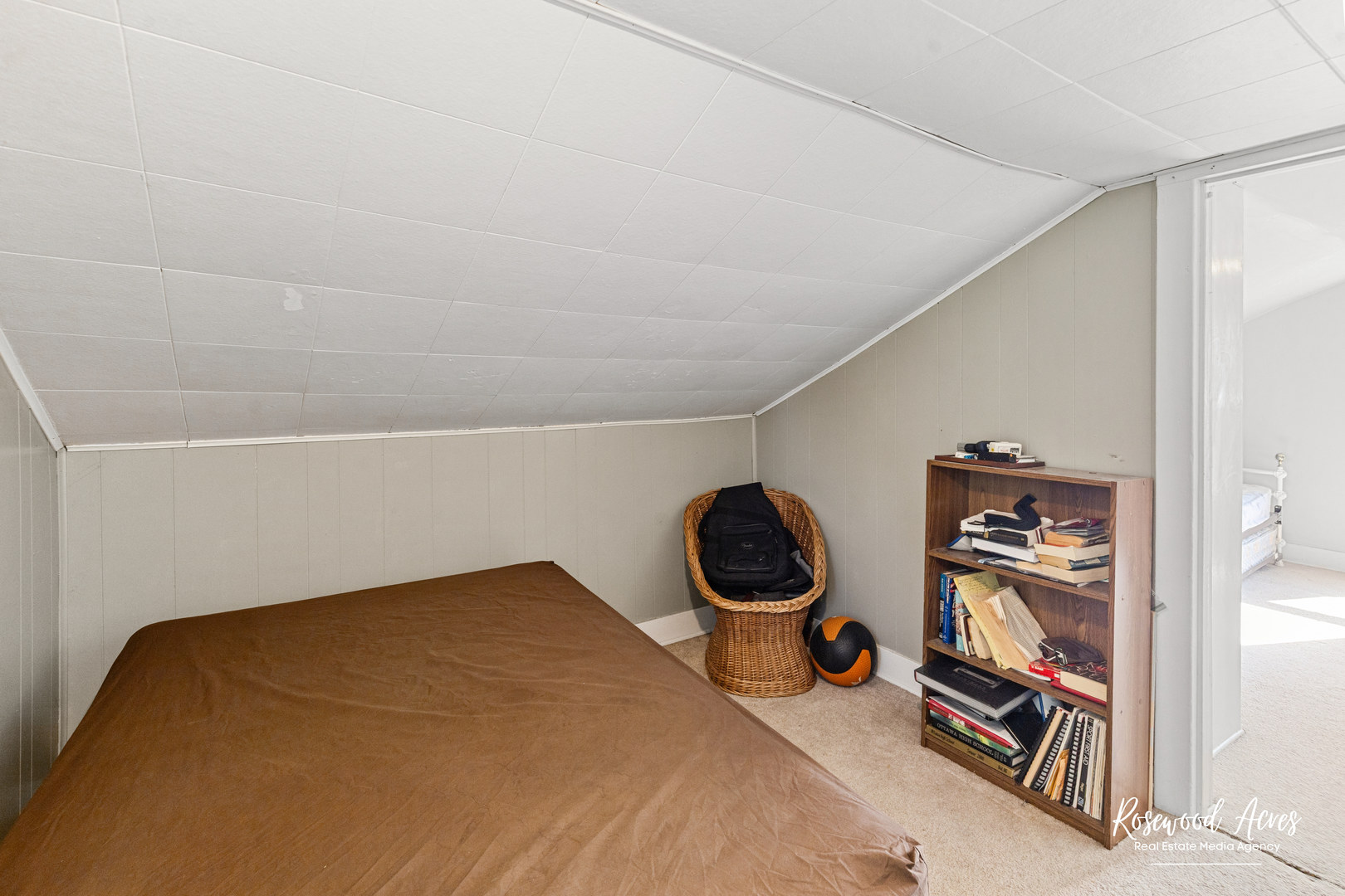 3115 East 1942nd Road Ottawa, IL 61350 - Photo 10 of 16 a bedroom with a bed and utility room