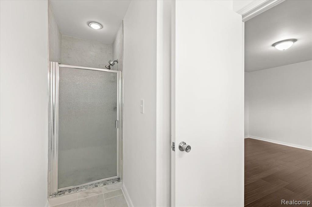 20937 Halsted Road Farmington Hills, MI 48167 - Photo 17 of 33