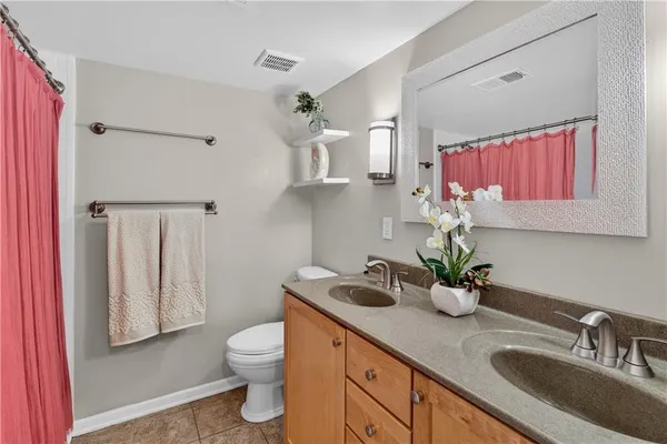 $180,000 | 4430 Jarboe Street, Unit 6, Kansas City, MO 64111