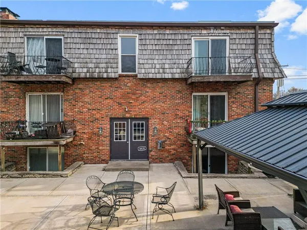 $180,000 | 4430 Jarboe Street, Unit 6, Kansas City, MO 64111
