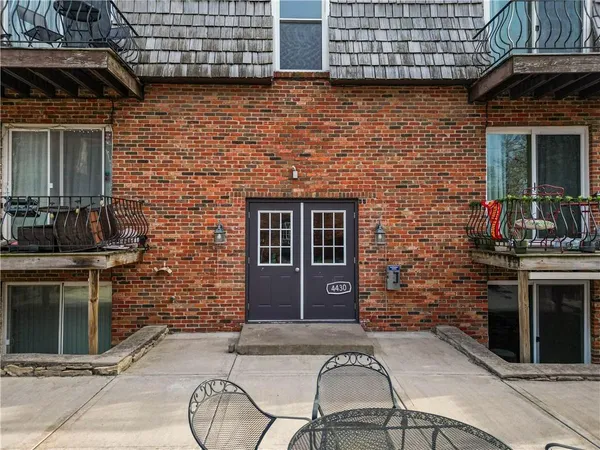 $180,000 | 4430 Jarboe Street, Unit 6, Kansas City, MO 64111