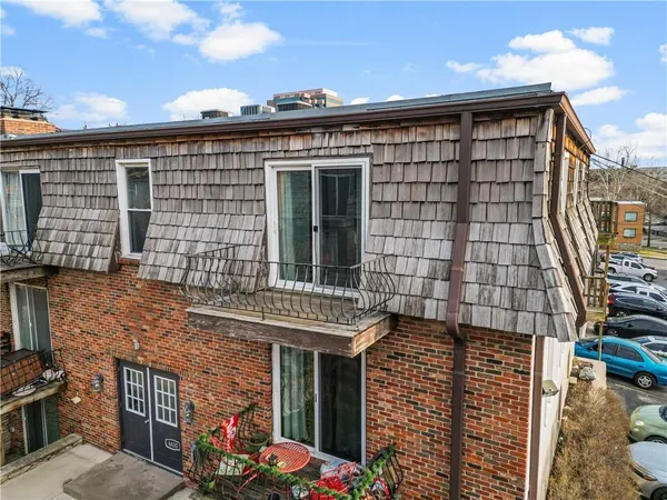 $180,000 | 4430 Jarboe Street, Unit 6, Kansas City, MO 64111