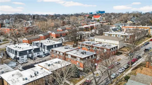 $180,000 | 4430 Jarboe Street, Unit 6, Kansas City, MO 64111