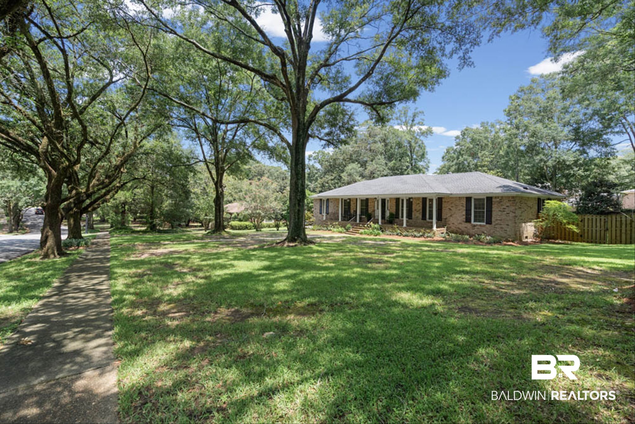 663 Ridgefield Road Mobile, AL 36608 - Photo 2 of 37 Gallery Image 2