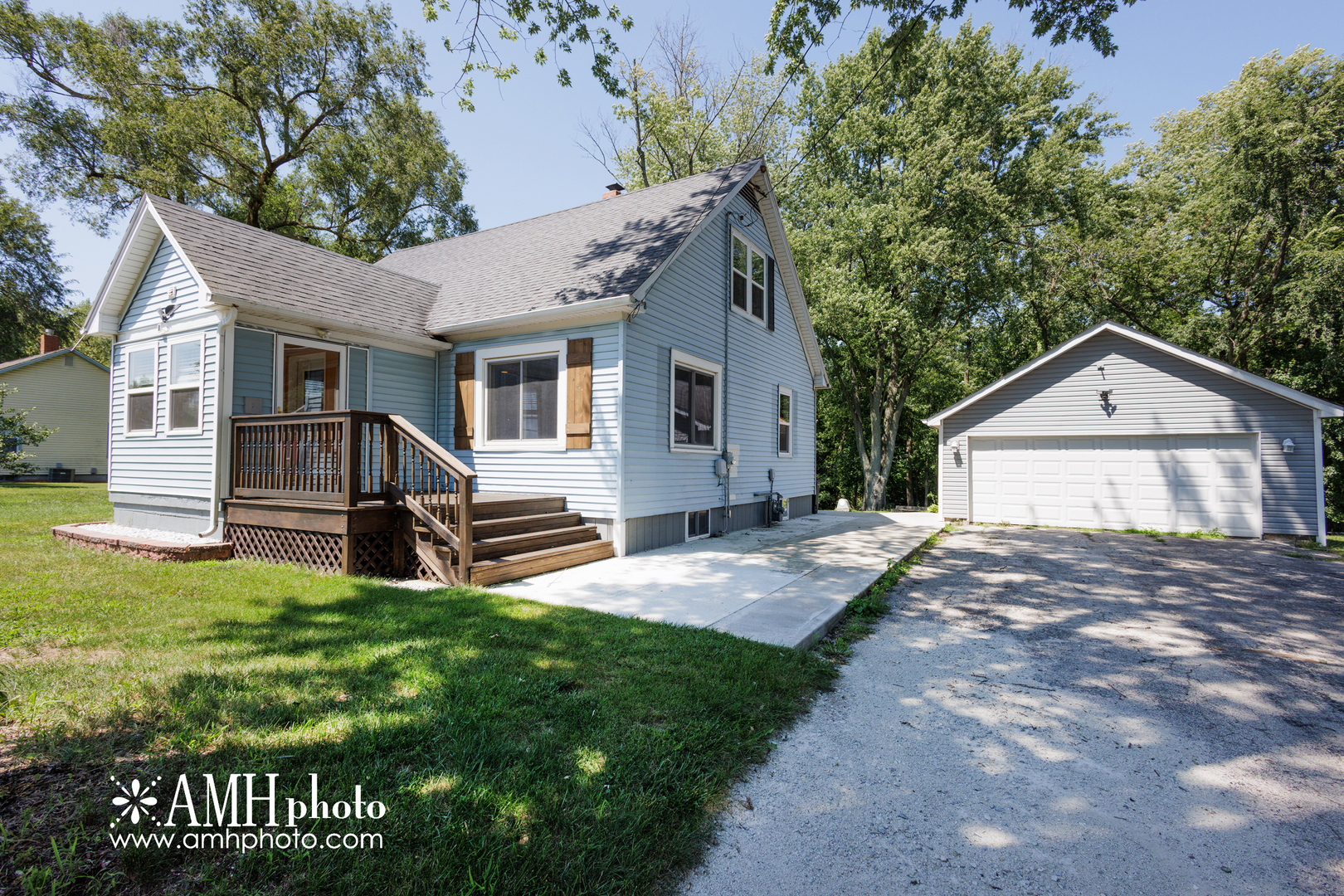 855 East 5000S Road Kankakee, IL 60901 - Photo 1 of 48 a view of a house with a yard