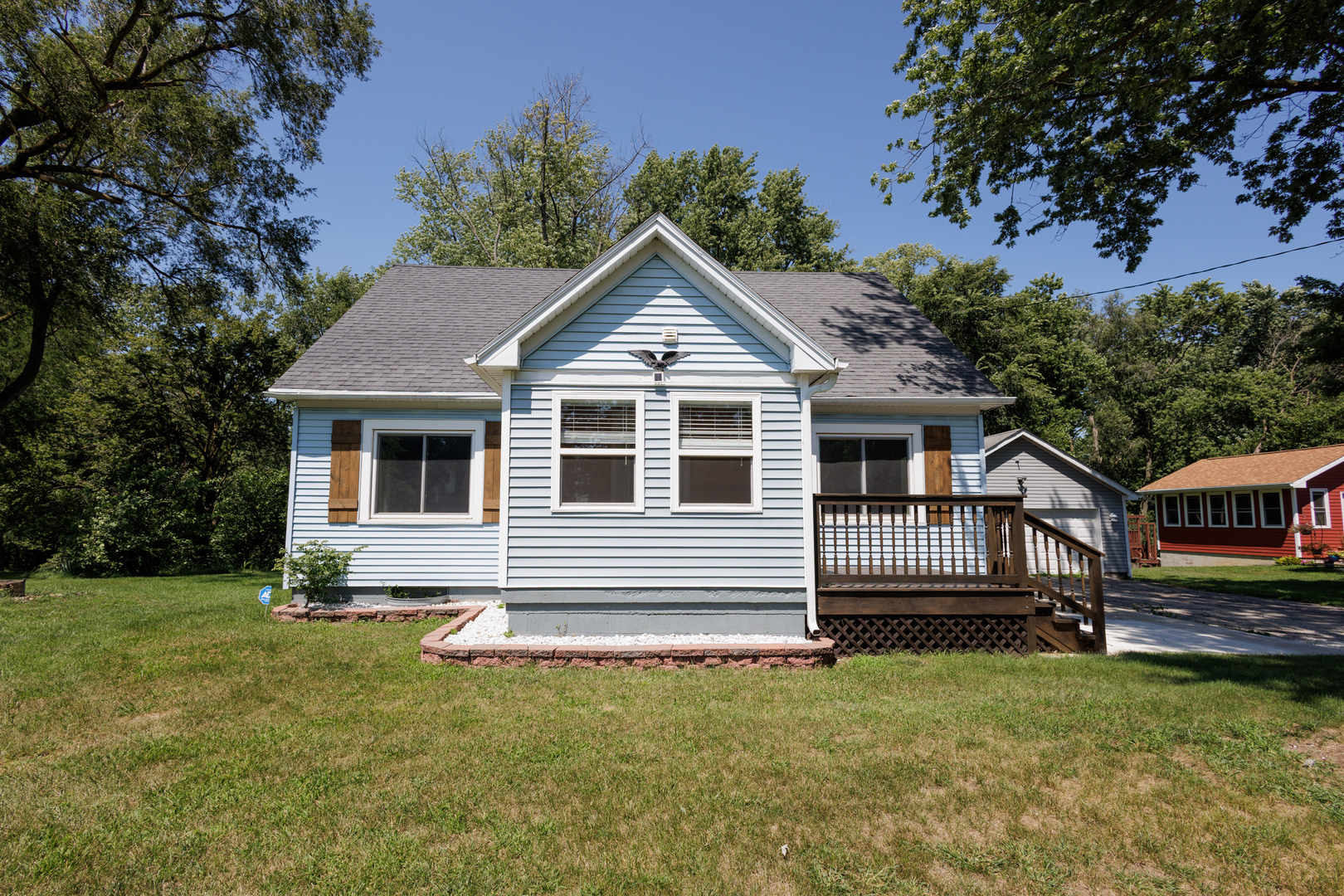 855 East 5000S Road Kankakee, IL 60901 - Photo 2 of 48 a front view of a house with a yard
