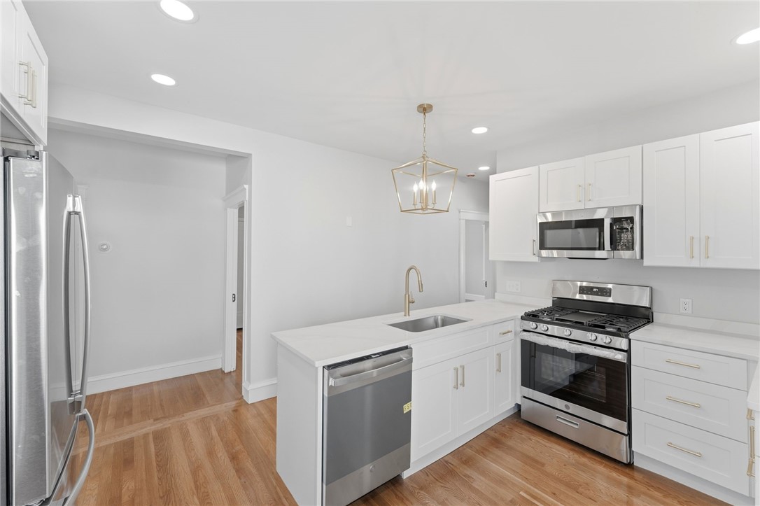 113 Warwick Road Pawtucket, RI 02861 - Photo 9 of 25
