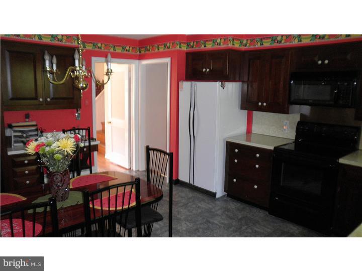 605 Colonel Dewees Road Wayne, PA 19087 - Photo 7 of 16 Kitchen