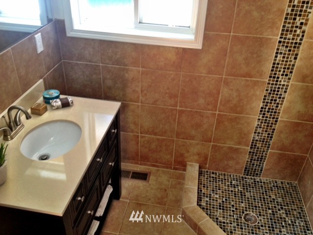 10406 226th Place Southwest Edmonds, WA 98020 - Photo 12 of 16 Gallery Image 12