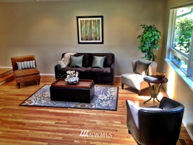 10406 226th Place Southwest Edmonds, WA 98020 - Photo 3 of 16 Gallery Image 3