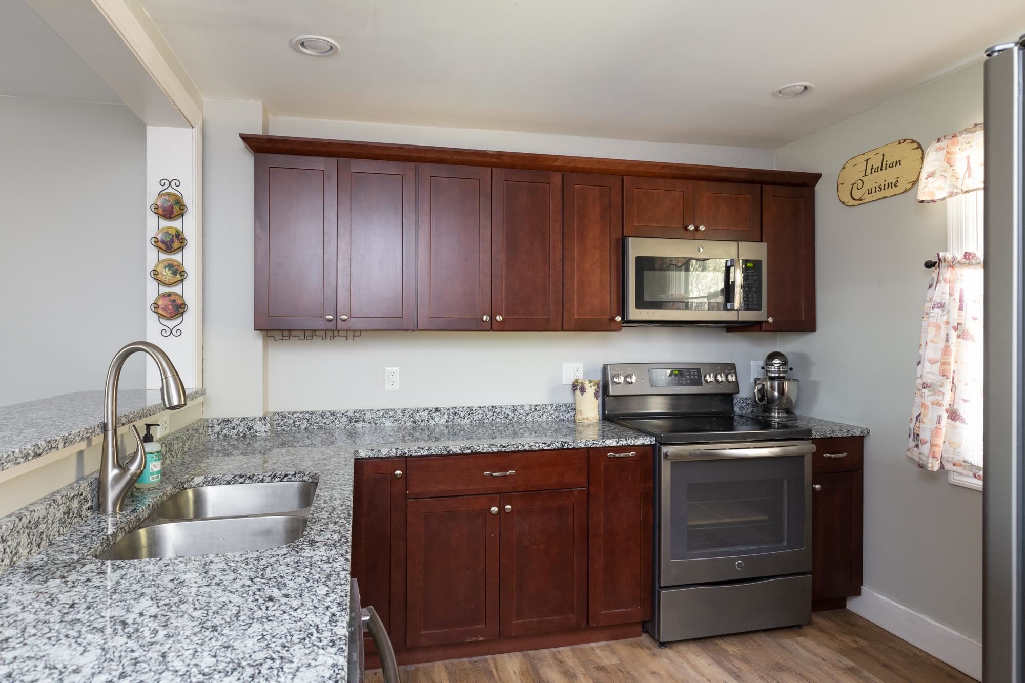 976 Hard Road, Unit C4 Hartford, VT 05059 - Photo 7 of 39 Gallery Image 7