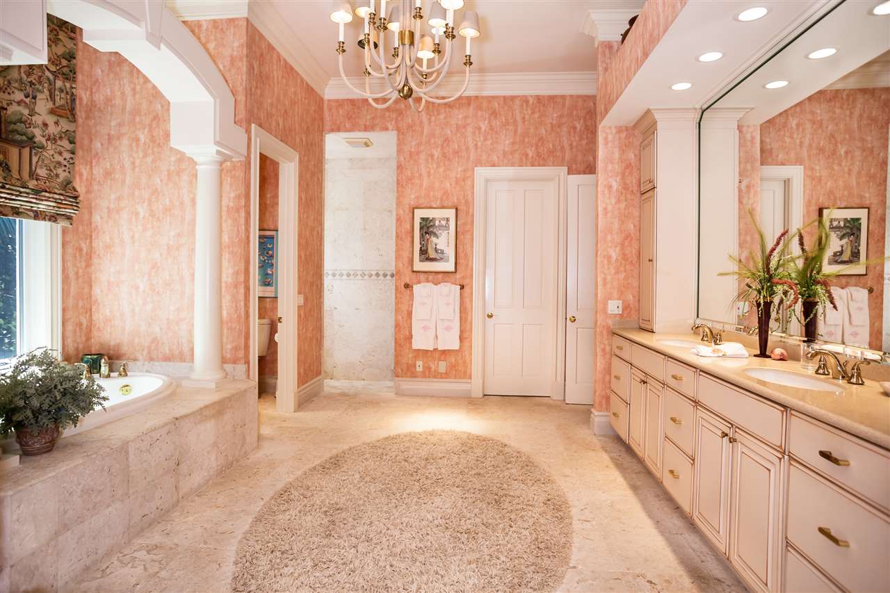 2414 Wulfert Road Sanibel, FL 33957 - Photo 23 of 36 Gallery Image 23