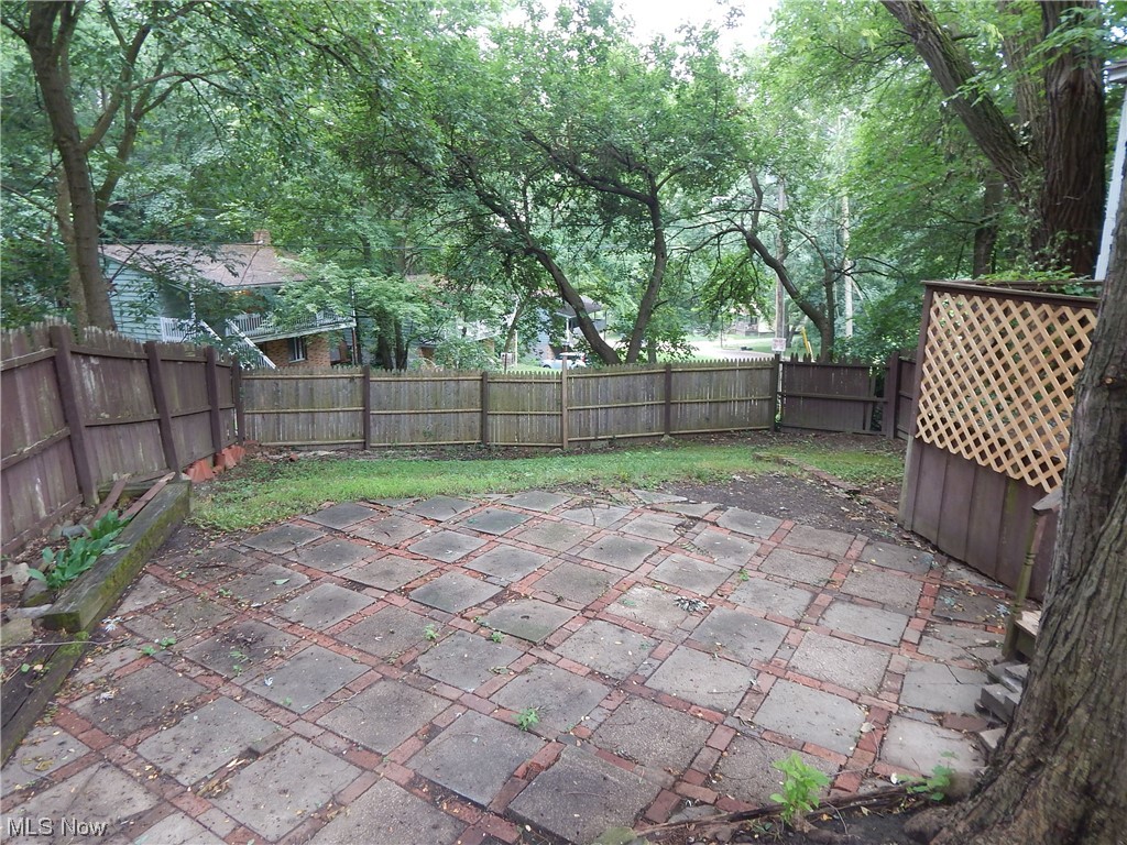 1494 Hampton Road Akron, OH 44305 - Photo 4 of 16