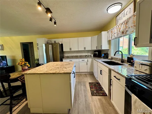 $220,000 | 5667 Humbert Road, Godfrey, IL 62035