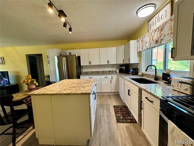 $225,000 | 5667 Humbert Road, Godfrey, IL 62035