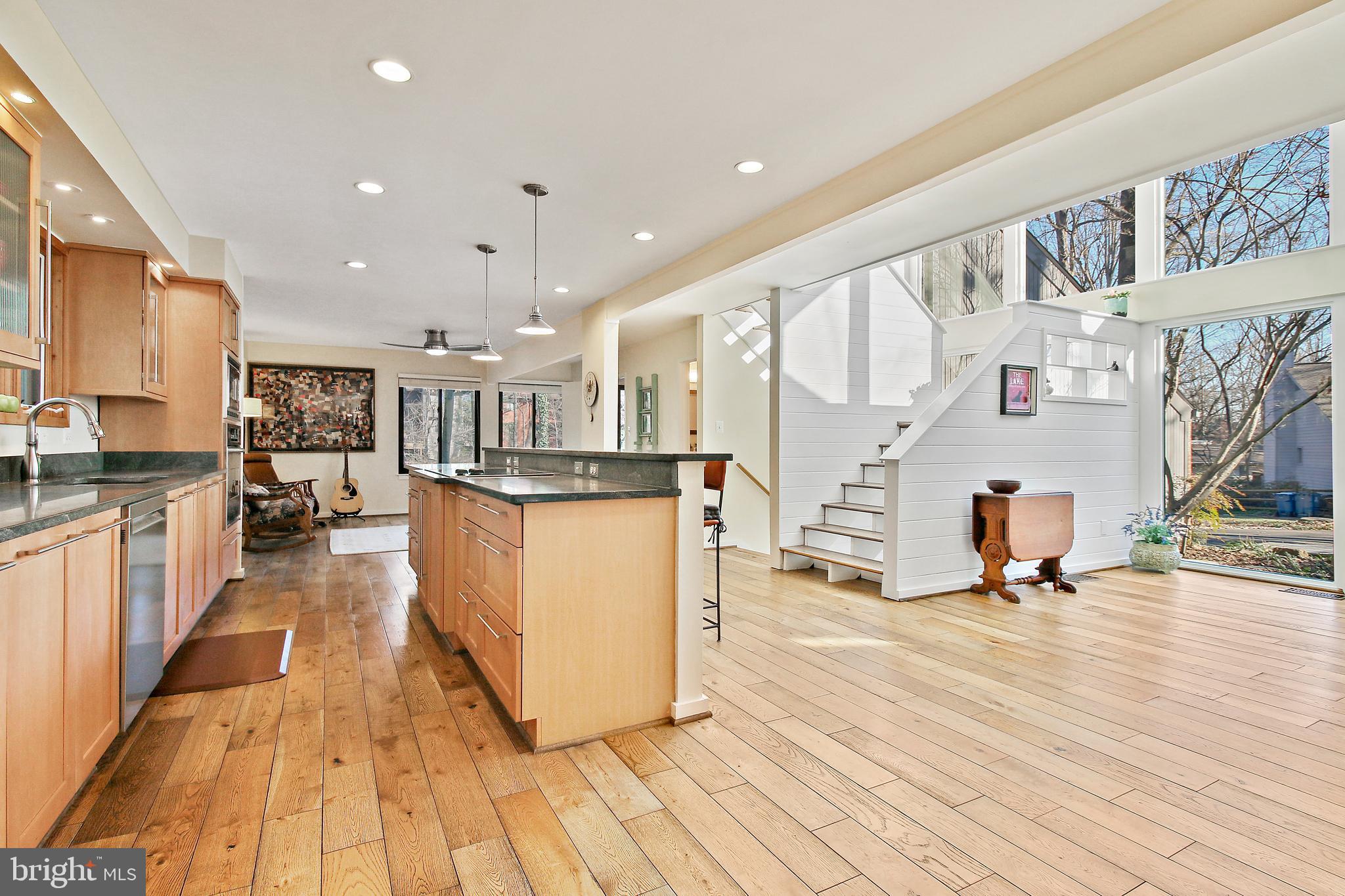2003 Upper Lake Drive Reston, VA 20191 - Photo 11 of 89 Great flow for entertaining.