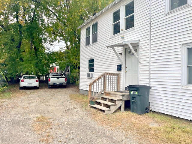 22 Pleasant Street Augusta, ME 04330 - Photo 4 of 20 Entry