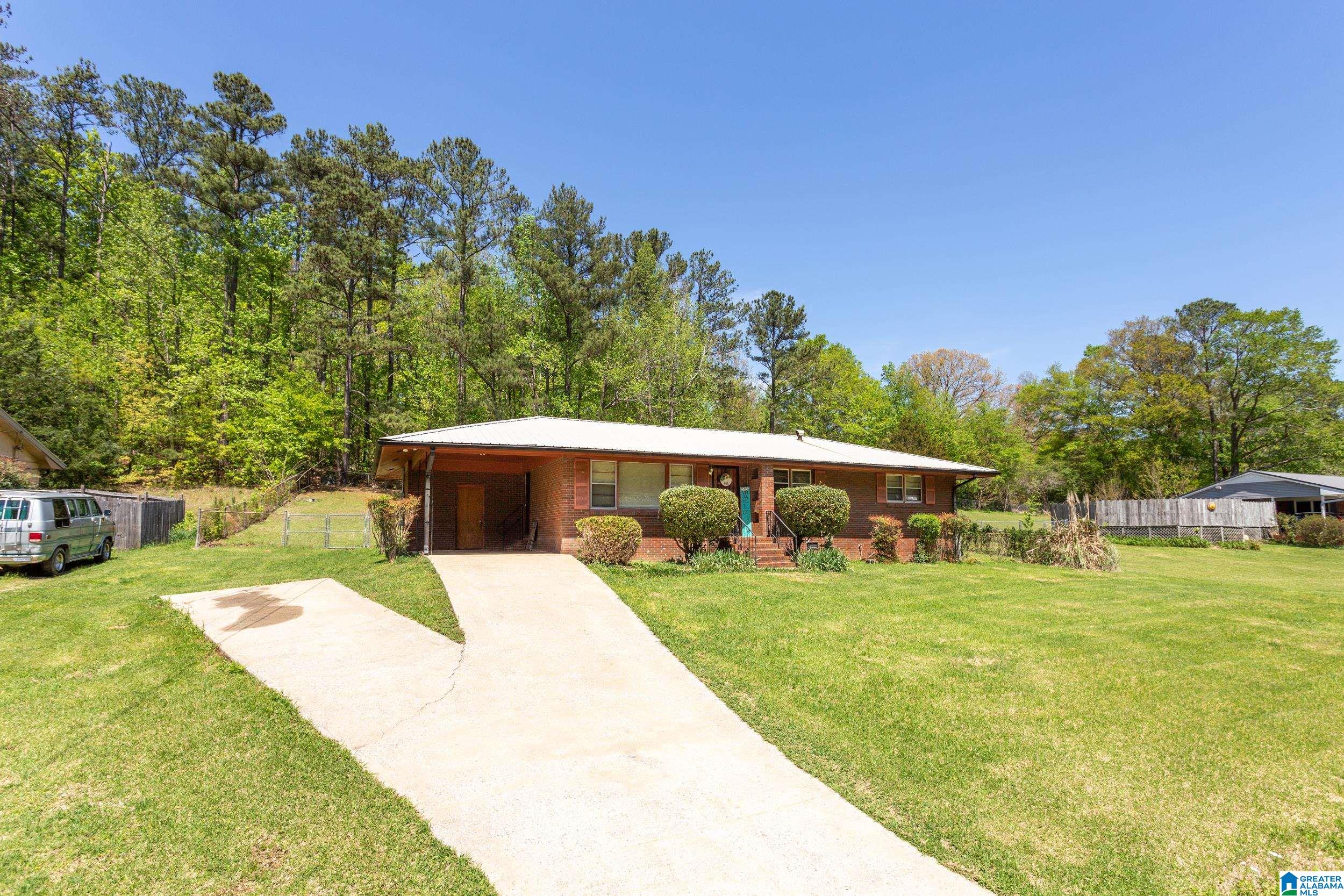 4223 Springhill Drive Anniston, AL 36201 - Photo 2 of 23