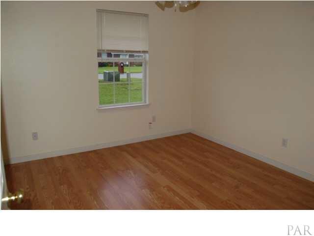 119 Gunwale Road Pensacola, FL 32507 - Photo 12 of 21 a black and white photo of a room