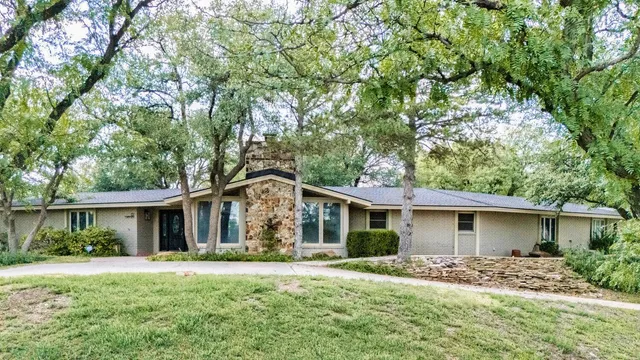 $470,000 | 81 Country Club Drive, Canyon, TX 79015