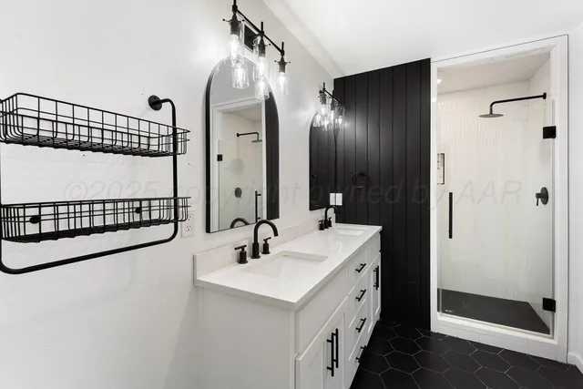 $470,000 | 81 Country Club Drive, Canyon, TX 79015