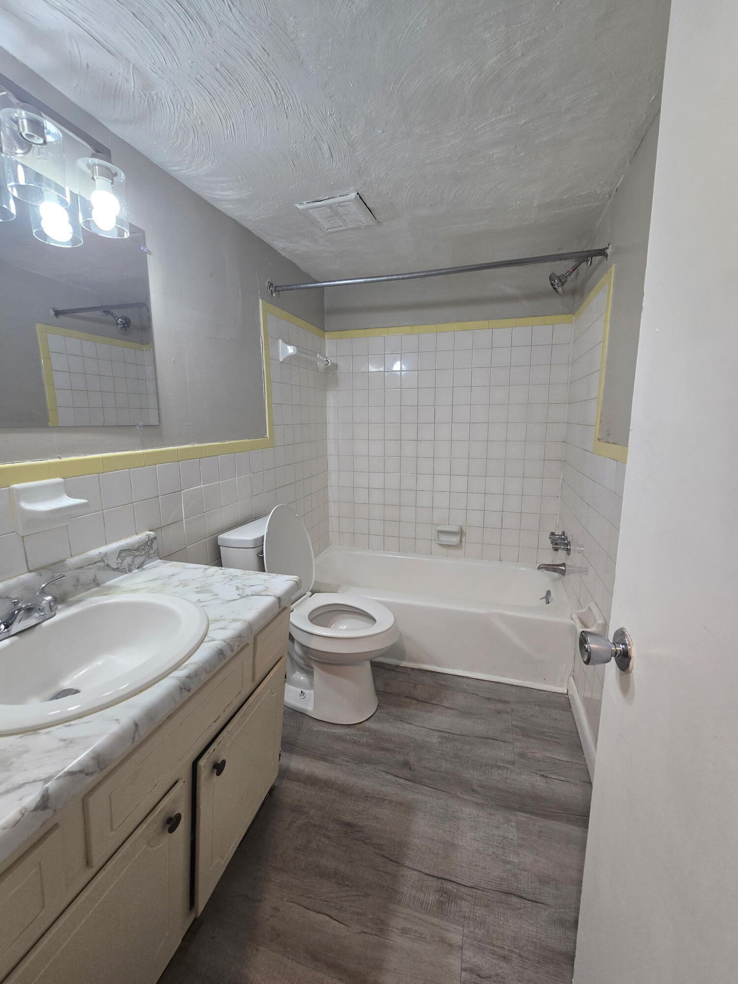 708 Townside Road Southwest, Unit 2 Roanoke, VA 24014 - Photo 2 of 11 571556934260102120