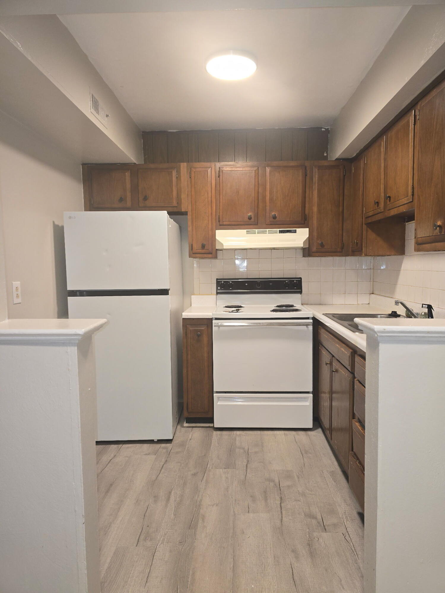 708 Townside Road Southwest, Unit 2 Roanoke, VA 24014 - Photo 3 of 11 577525487119725353