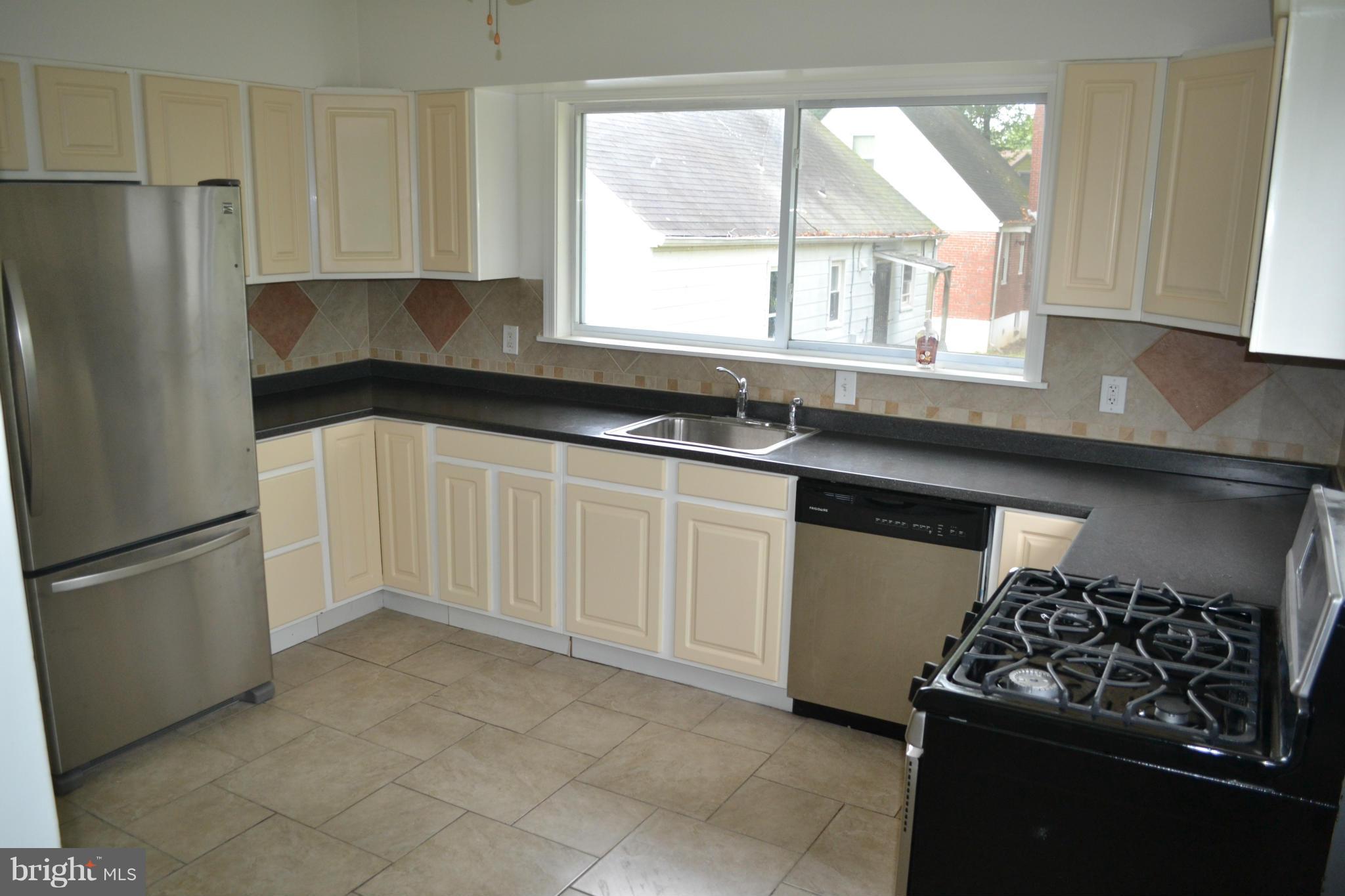 4108 Fordleigh Road Baltimore, MD 21215 - Photo 13 of 28 Kitchen