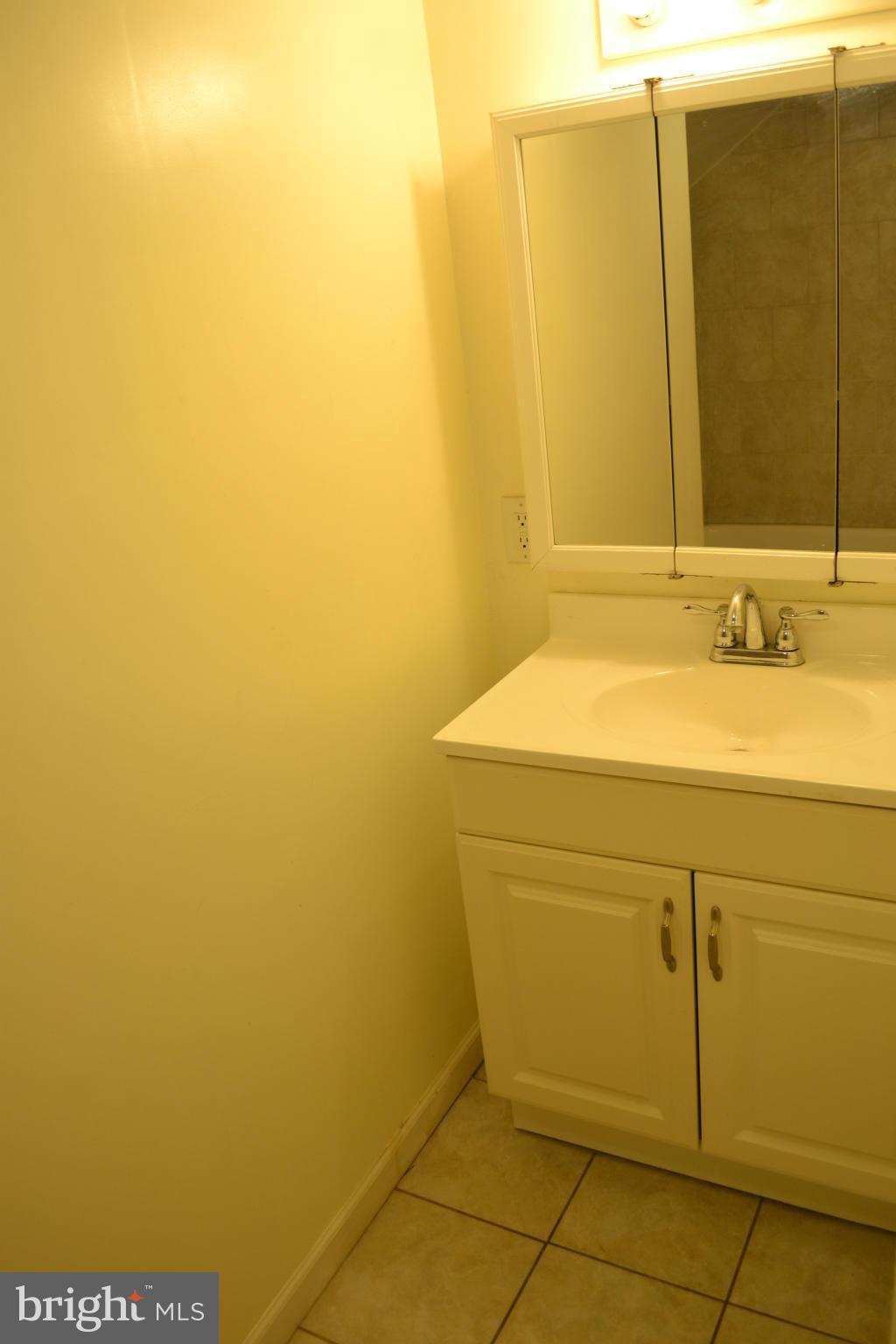 4108 Fordleigh Road Baltimore, MD 21215 - Photo 27 of 28 Bath